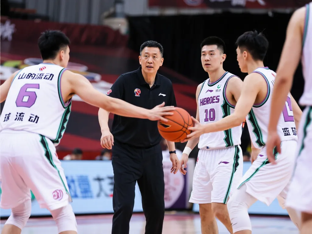 媒体人：邱导上任扭转乾坤，山东队从历史最差跃升至本赛季第六